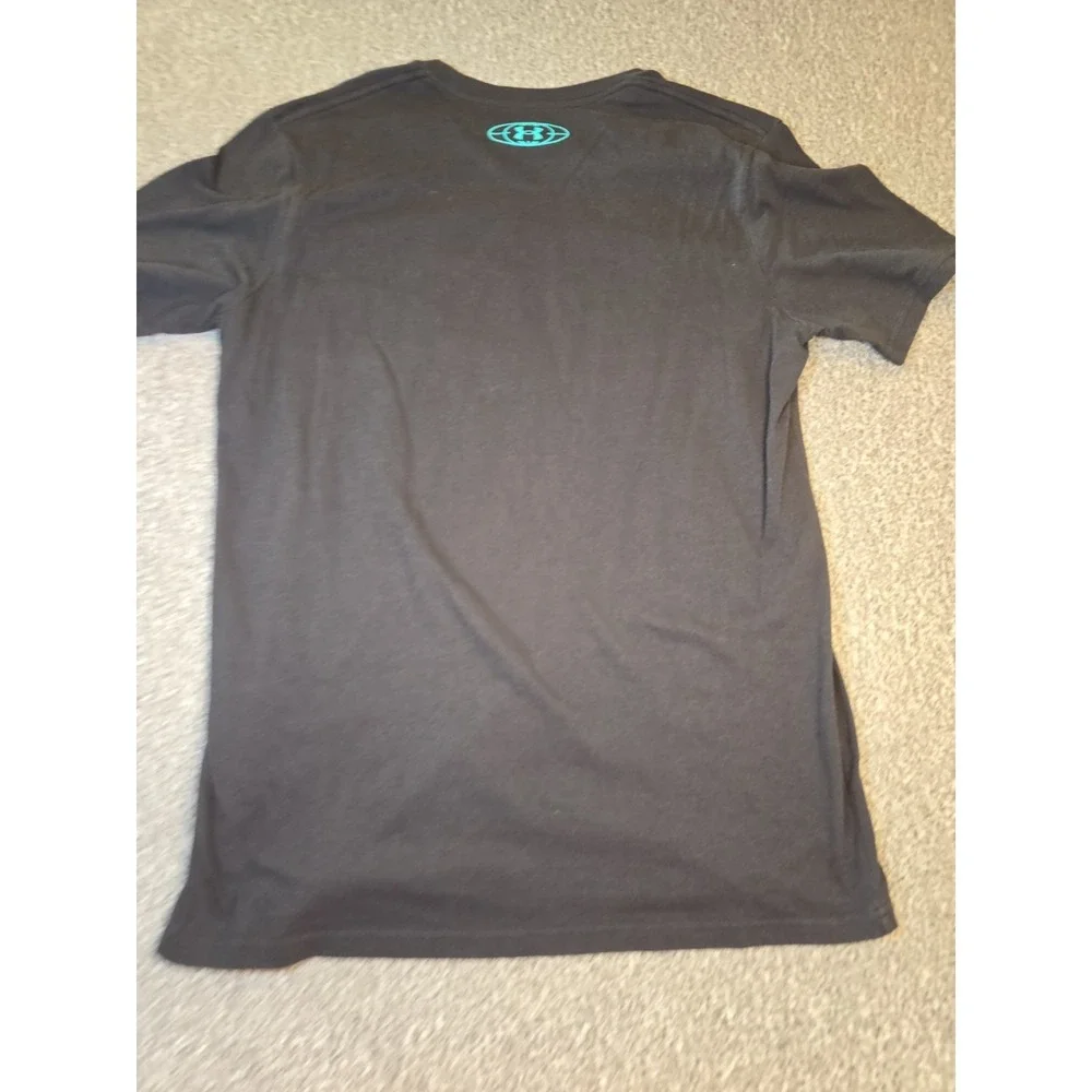 Under Armour Mens Large Shirt